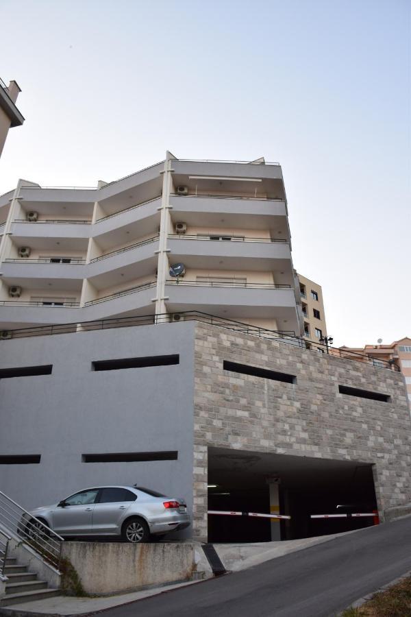 Bella Budva Lägenhet Bečići Exteriör bild