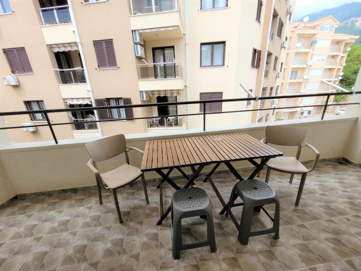Bella Budva Lägenhet Bečići Exteriör bild