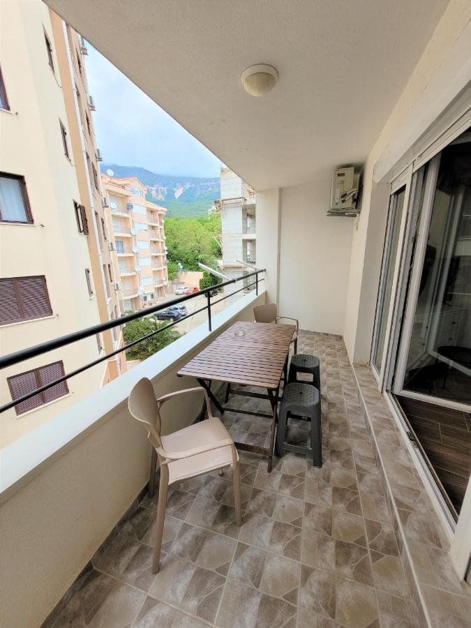 Bella Budva Lägenhet Bečići Exteriör bild