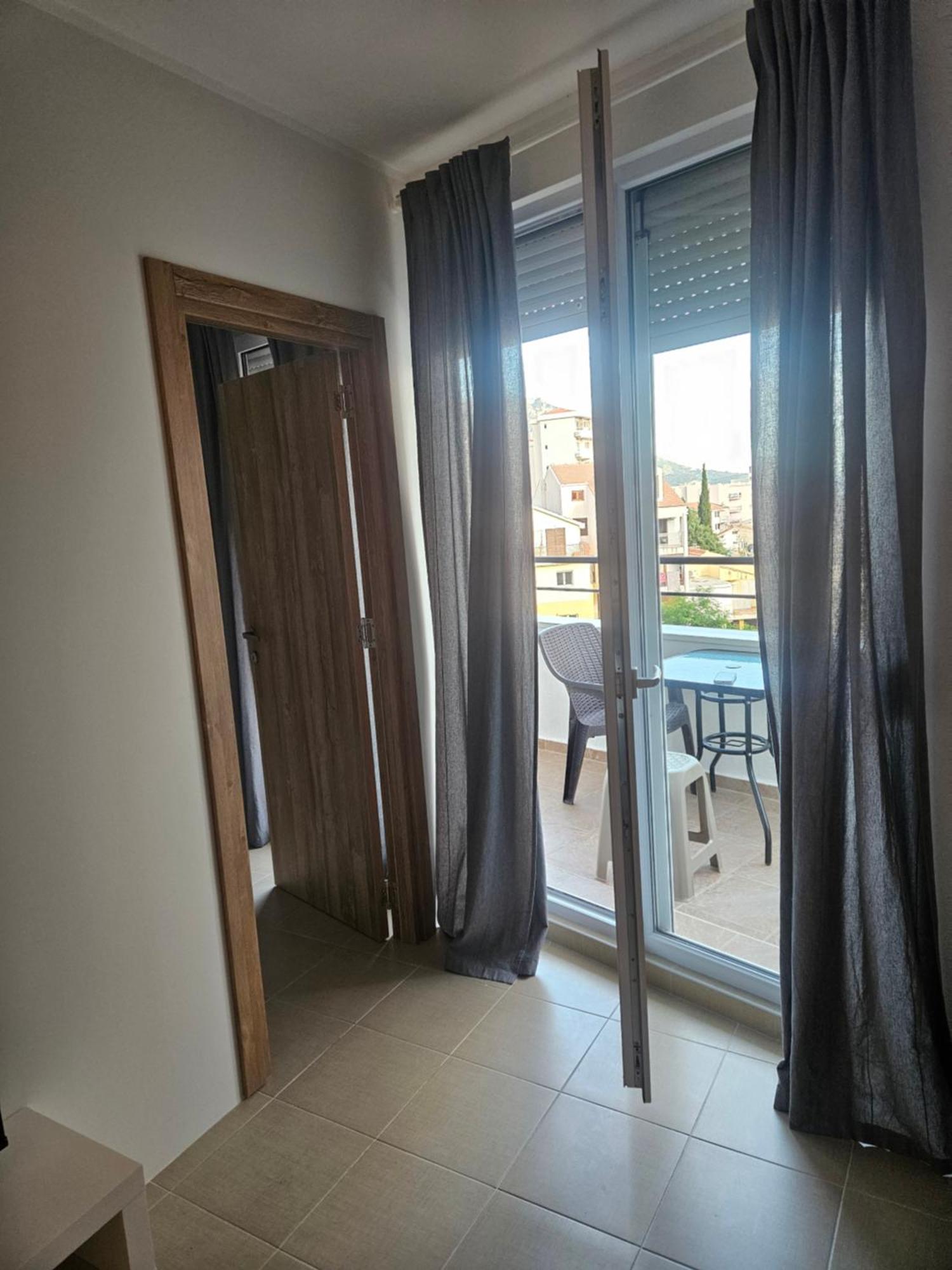 Bella Budva Lägenhet Bečići Exteriör bild
